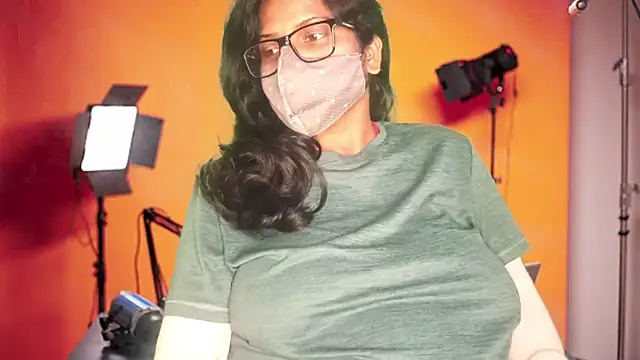 Snapshot of mamoni91 chatting on 13, 11, 2025 mamoni91 online show from 13, 11, 2025