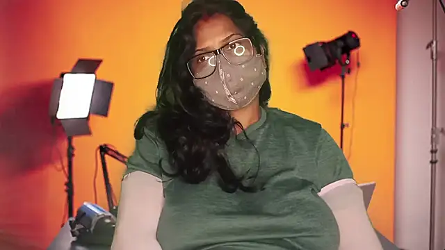 Snapshot of mamoni91 chatting on 18, 11, 2025 mamoni91 online show from 18, 11, 2025