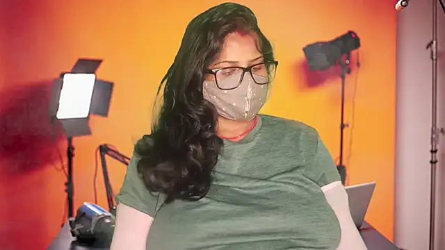 Snapshot of mamoni91 chatting on 19, 11, 2025 mamoni91 online show from 19, 11, 2025