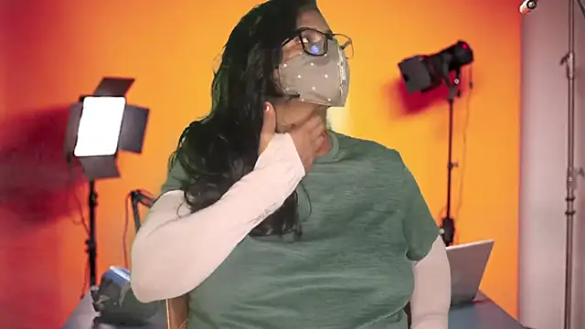 Snapshot of mamoni91 chatting on 24, 11, 2025 mamoni91 online show from 24, 11, 2025