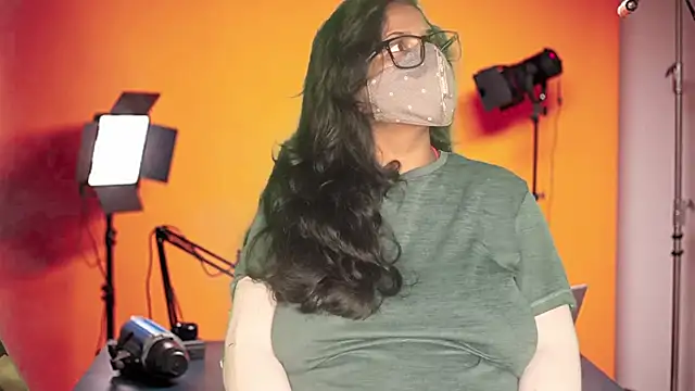 Snapshot of mamoni91 chatting on 28, 11, 2025 mamoni91 online show from 28, 11, 2025