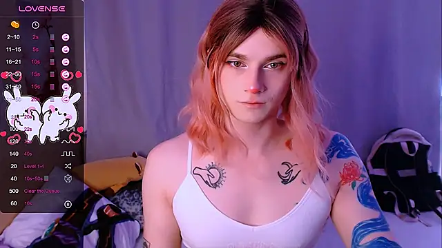 Snapshot of Alice_Hells chatting on 23, 10, 2025 Alice Hells online show from 23, 10, 2025