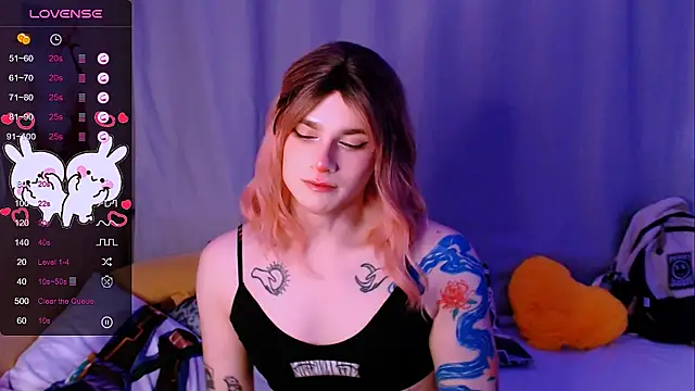 Snapshot of Alice_Hells chatting on 31, 10, 2025 Alice Hells online show from 31, 10, 2025