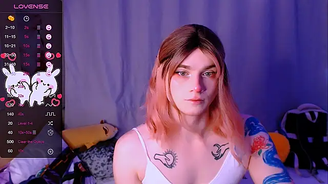 Snapshot of Alice_Hells chatting on 1, 11, 2025 Alice Hells online show from 1, 11, 2025