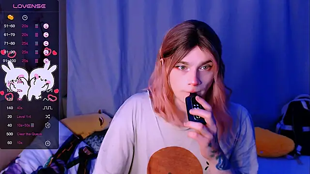 Snapshot of Alice_Hells chatting on 8, 11, 2025 Alice Hells online show from 8, 11, 2025