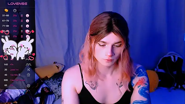 Snapshot of Alice_Hells chatting on 9, 11, 2025 Alice Hells online show from 9, 11, 2025