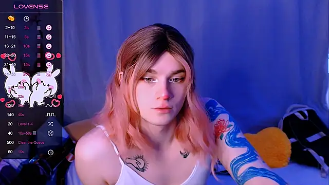 Snapshot of Alice_Hells chatting on 16, 11, 2025 Alice Hells online show from 16, 11, 2025