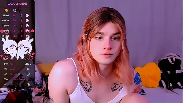 Snapshot of Alice_Hells chatting on 23, 11, 2025 Alice Hells online show from 23, 11, 2025