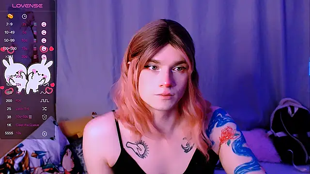 Snapshot of Alice_Hells chatting on 14, 12, 2025 Alice Hells online show from 14, 12, 2025