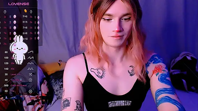 Snapshot of Alice_Hells chatting on 15, 12, 2025 Alice Hells online show from 15, 12, 2025