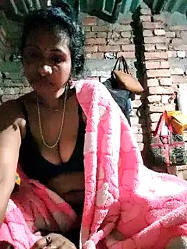 Snapshot of Hotty-dola chatting on 1, 1, 2025 Hotty-dola online show from 1, 1, 2025