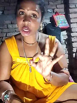 Snapshot of Hotty-dola chatting on 5, 2, 2025 Hotty-dola online show from 5, 2, 2025