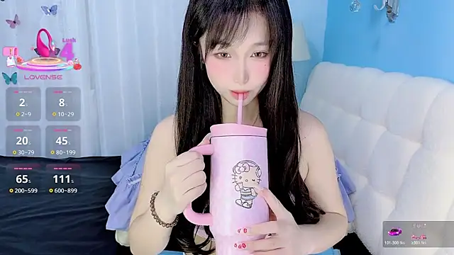 Snapshot of -Wendy__ chatting on 7, 6, 2026 -Wendy online show from 7, 6, 2026