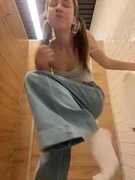 Lia  Love online show from 15, 12, 2024