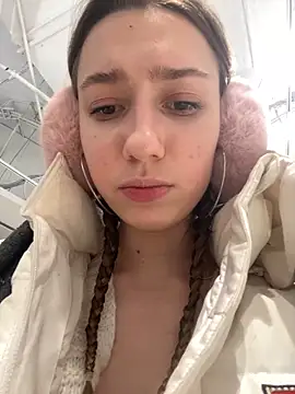 Lia  Love online show from 24, 12, 2024