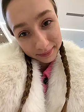 Lia  Love online show from 15, 1, 2025