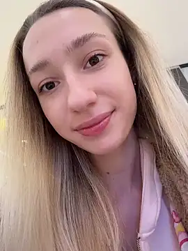 Lia  Love online show from 19, 12, 2025