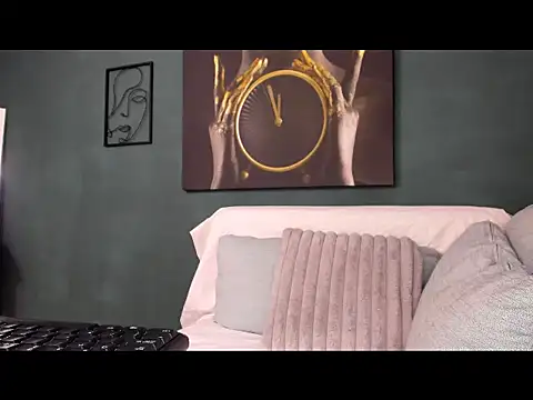 Snapshot of kriztaljessika chatting on 17, 11, 2025 kriztaljessika online show from 17, 11, 2025