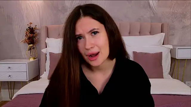 Snapshot of milaleoneli chatting on 5, 11, 2025 milaleoneli online show from 5, 11, 2025