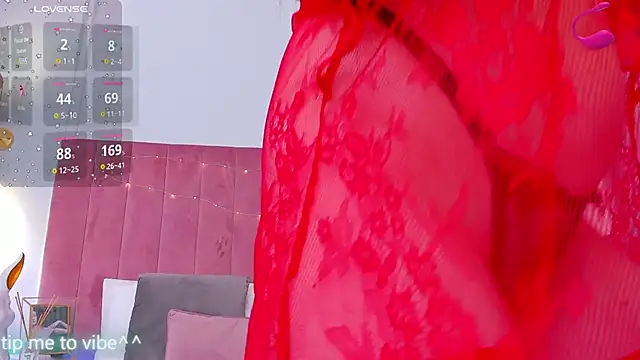 Mayzzie online show from 24, 2, 2025