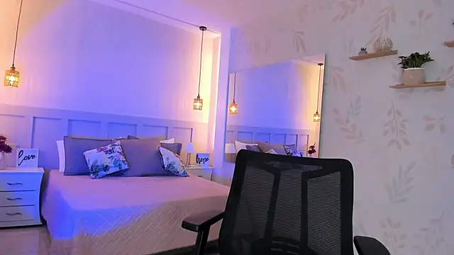 MartinaGuzmann online show from 11, 2, 2026