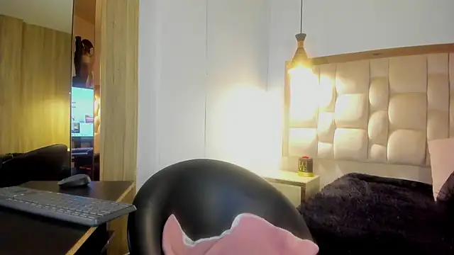 Selenecollins online show from 11, 11, 2025