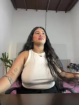 Snapshot of AliceMayer1 chatting on 24, 2, 2025 AliceMayer1 online show from 24, 2, 2025