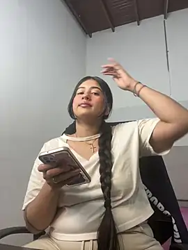 Snapshot of AliceMayer1 chatting on 11, 3, 2025 AliceMayer1 online show from 11, 3, 2025