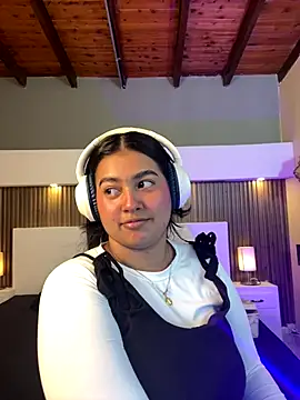 Snapshot of AliceMayer1 chatting on 2, 10, 2025 AliceMayer1 online show from 2, 10, 2025
