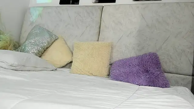 Snapshot of naomiii__ chatting on 23, 5, 2026 naomiii online show from 23, 5, 2026
