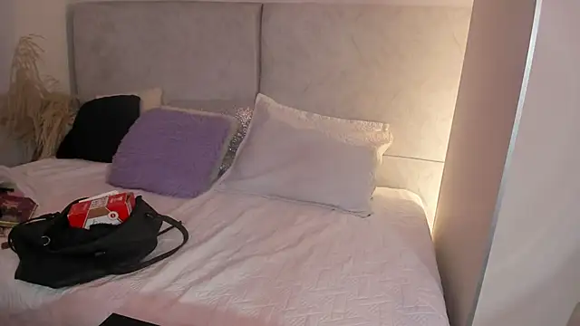 Snapshot of naomiii__ chatting on 4, 6, 2026 naomiii online show from 4, 6, 2026