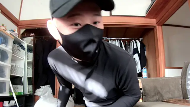 Snapshot of tuki_fu chatting on 14, 12, 2024 tuki fu online show from 14, 12, 2024