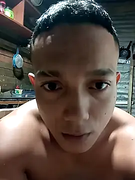 Snapshot of tayson_ chatting on 10, 1, 2025 tayson online show from 10, 1, 2025