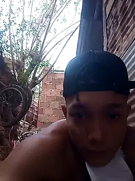 Snapshot of tayson_ chatting on 7, 10, 2025 tayson online show from 7, 10, 2025