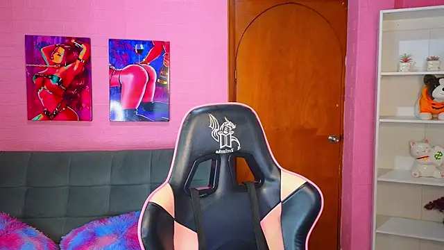 abigail monore  online show from 16, 10, 2025