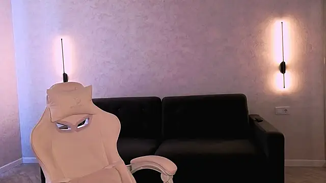 EmmaKeam online show from 9, 4, 2026