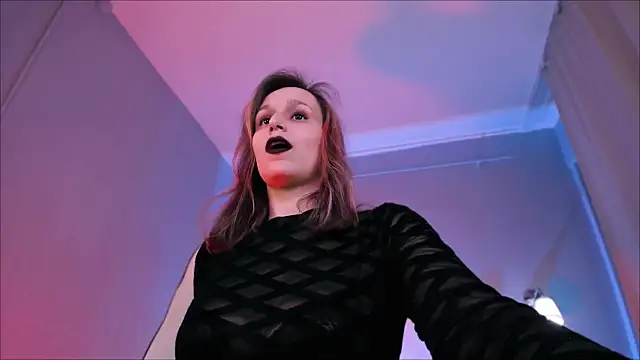 Dora Marcelli online show from 2, 2, 2025