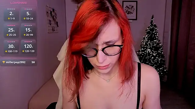 Snapshot of Dora_Marcelli chatting on 17, 12, 2025 Dora Marcelli online show from 17, 12, 2025