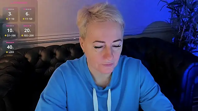 Snapshot of Nika_Smit chatting on 5, 12, 2025 Nika Smit online show from 5, 12, 2025