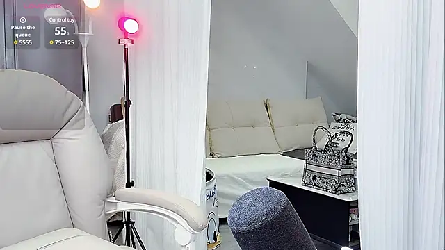 Snapshot of yoyo520- chatting on 8, 3, 2025 yoyo520- online show from 8, 3, 2025