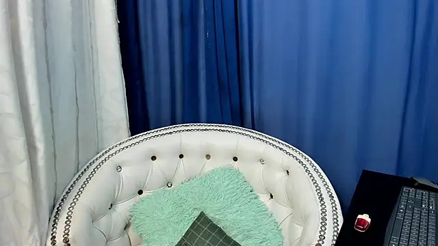 Snapshot of Analia18_ chatting on 27, 1, 2025 Analia18 online show from 27, 1, 2025