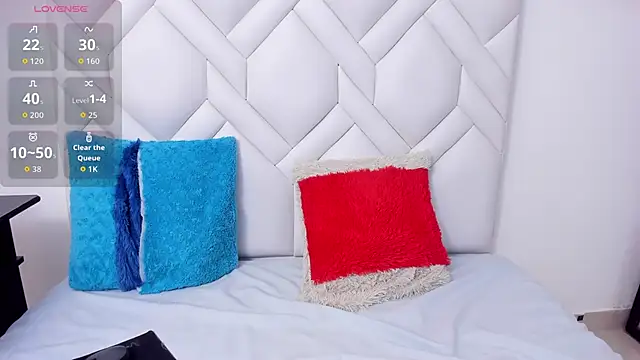 Snapshot of Analia18_ chatting on 7, 11, 2025 Analia18 online show from 7, 11, 2025