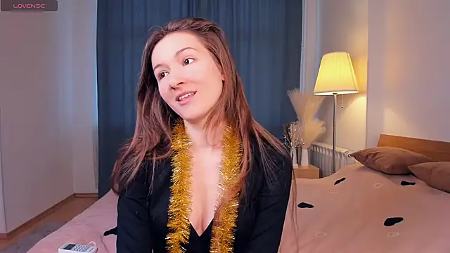 VickieVici online show from 4, 12, 2024