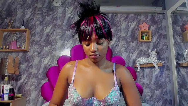 Snapshot of EMMAPARISS chatting on 27, 2, 2026 EMMAPARISS online show from 27, 2, 2026