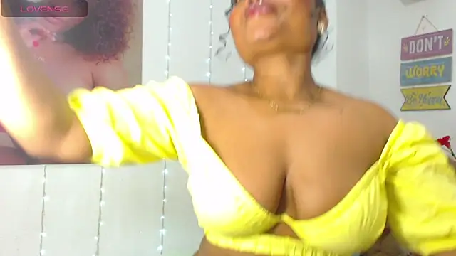 Snapshot of gianna_smith chatting on 24, 12, 2024 gianna smith online show from 24, 12, 2024