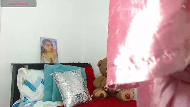 Snapshot of gianna_smith chatting on 8, 1, 2025 gianna smith online show from 8, 1, 2025