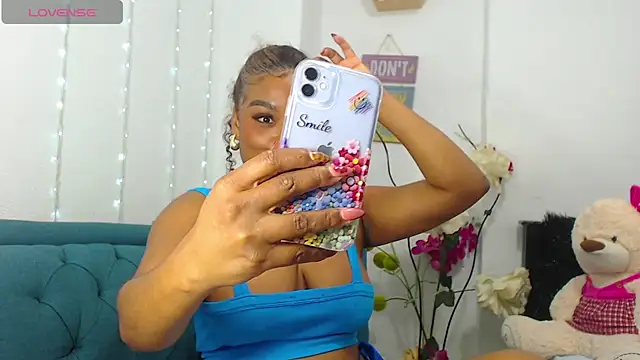 Snapshot of gianna_smith chatting on 13, 2, 2025 gianna smith online show from 13, 2, 2025