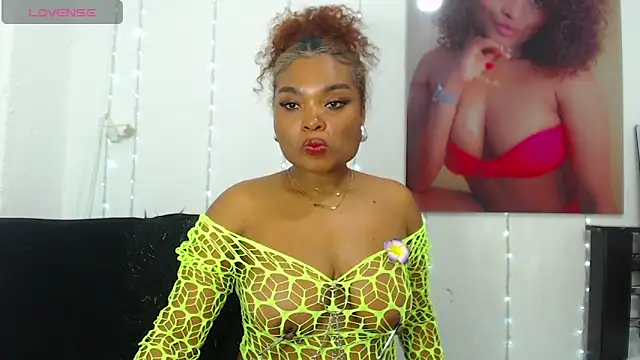 Snapshot of gianna_smith chatting on 28, 2, 2025 gianna smith online show from 28, 2, 2025