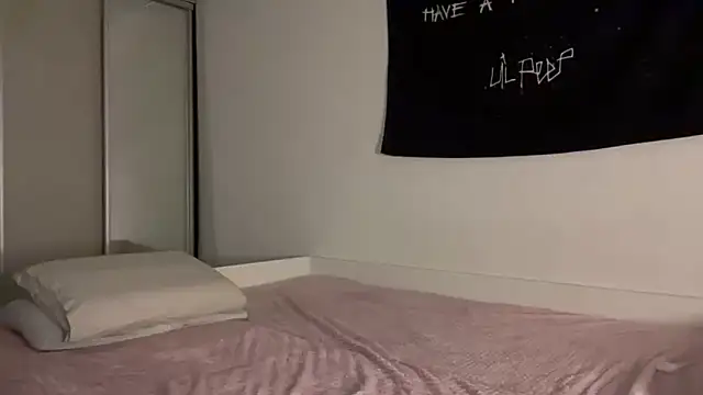 Snapshot of ur_molly chatting on 25, 9, 2025 ur molly online show from 25, 9, 2025