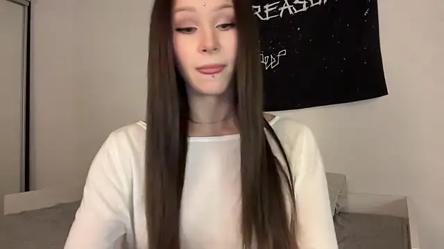 Snapshot of ur_molly chatting on 16, 10, 2025 ur molly online show from 16, 10, 2025